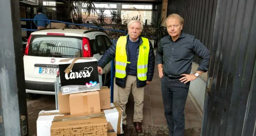 Il Lions club di Civitavecchia consegna 550 confezioni alla Caritas