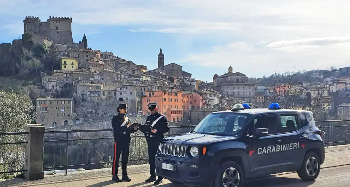 Trovati in possesso di oltre un etto di droga, arrestati in due