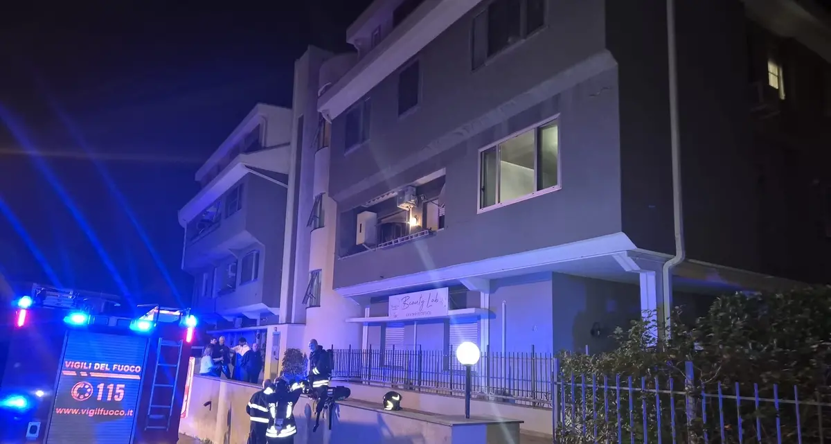 Viterbo: paura in via Po per l'incendio in un appartamento