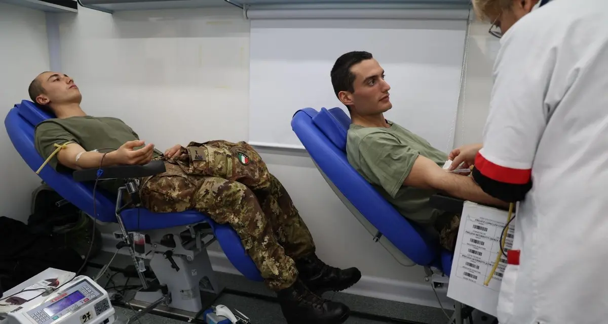 Oltre 200 allievi sottufficiali dell’Esercito donano sangue