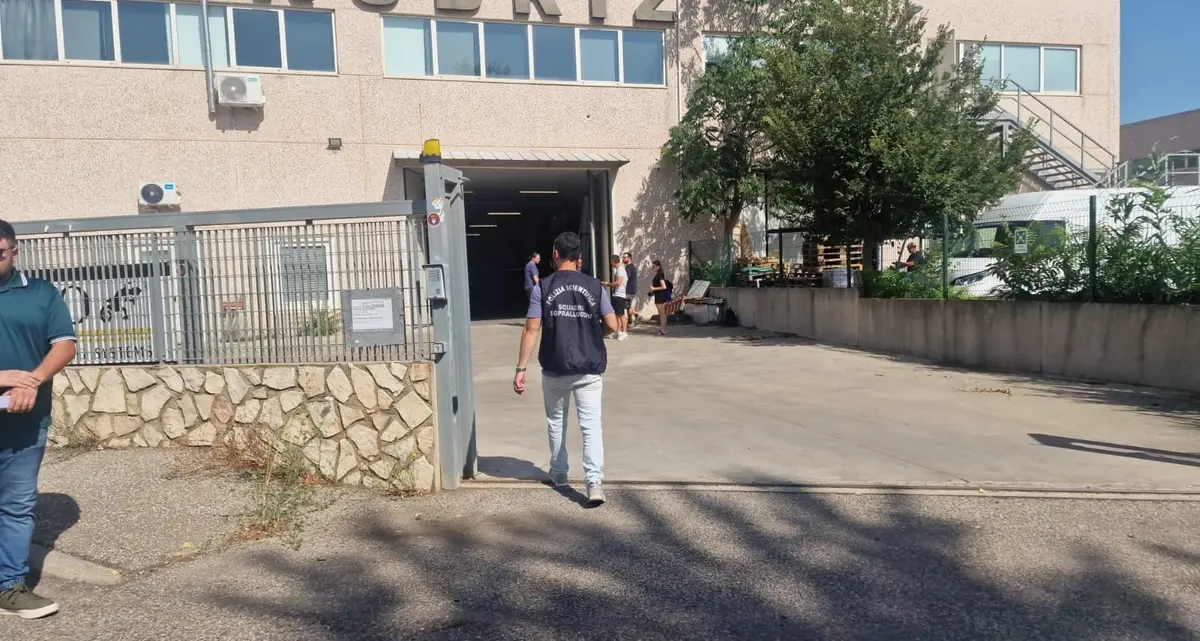 Viterbo: ladri fanno irruzione in tre capannoni e rubano rame e furgoni