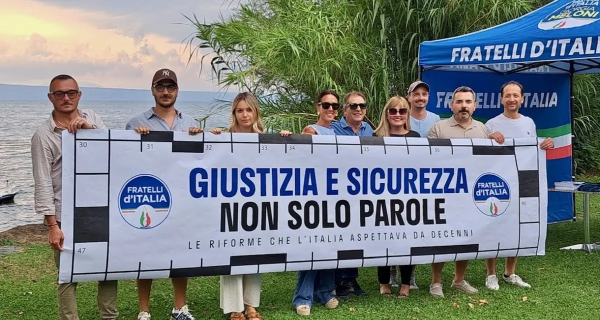 Montefiascone: in tanti al gazebo di Fratelli d’Italia