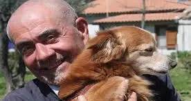 Viterbo: i volontari Enpa salvano un cagnolino su un balcone senza riparo