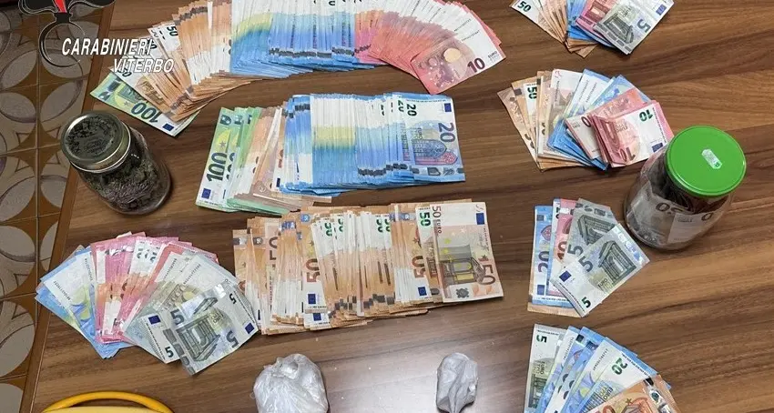 Smantellata una rete di spaccio