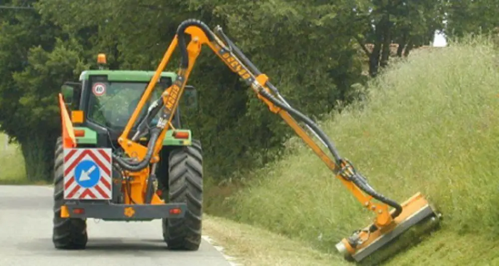 Sfalcio dell’erba: nuove linee guida per le strade provinciali