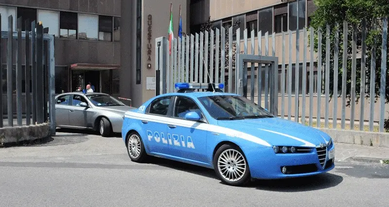 Viterbo: la polizia passa al setaccio gli esercizi pubblici