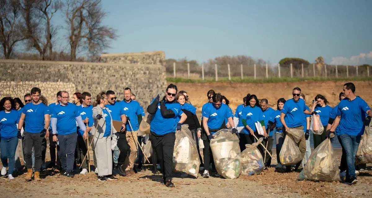 Rimossi dalla spiaggia 130 chili di rifiuti