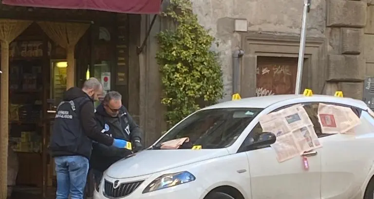 «Nessun atto vandalico sull’auto della sindaca, era una performance artistica»