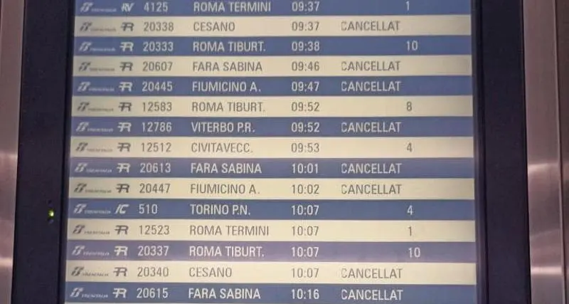 «Treni, soppressioni fino a fine mese»