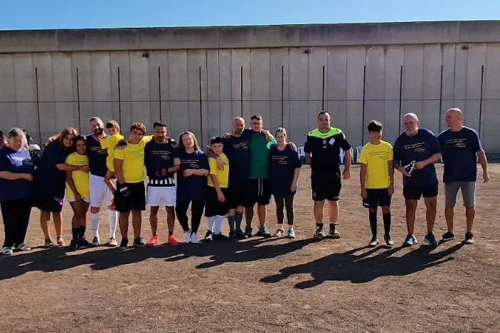 DETENUTI CONTRO FIGLI CASA CIRCONDARIALE