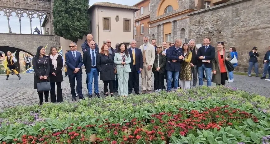 «Viva San Pellegrino in fiore, festa di gioia e di fiori»