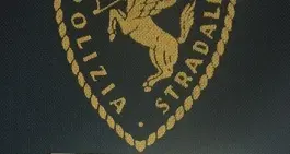 Spacciano patenti false per vere, due denunce