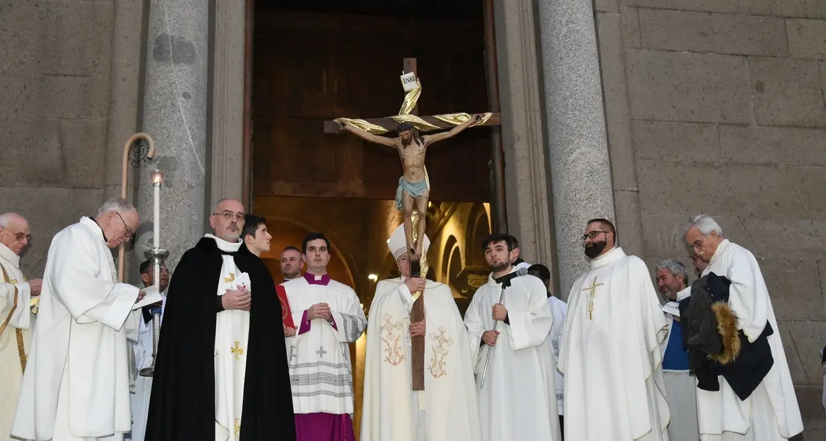 Il vescovo Piazza dà il via all’Anno Santo