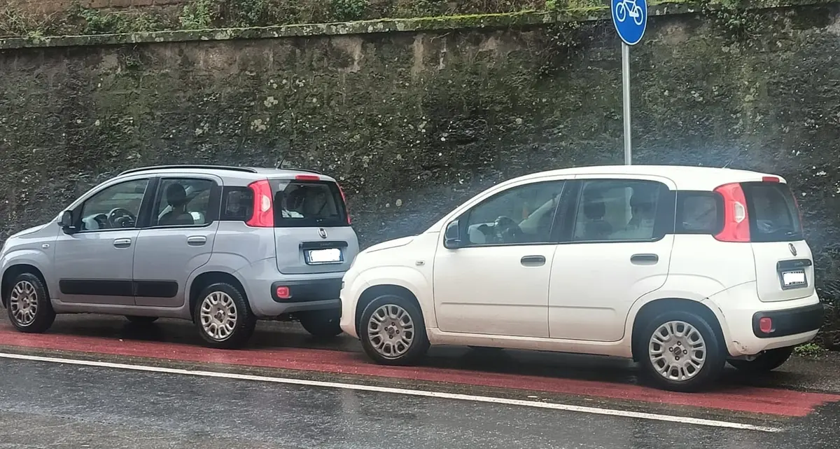 Sulle piste ciclabili a Viterbo parcheggio abusivo diffuso