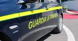 Viterbo: viaggia contromano su un’auto rubata, fermato e denunciato