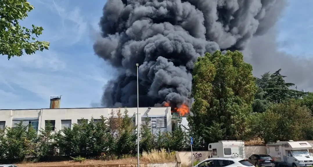 «Incendio ad Agraria, è stato colpito il cuore pulsante della città»