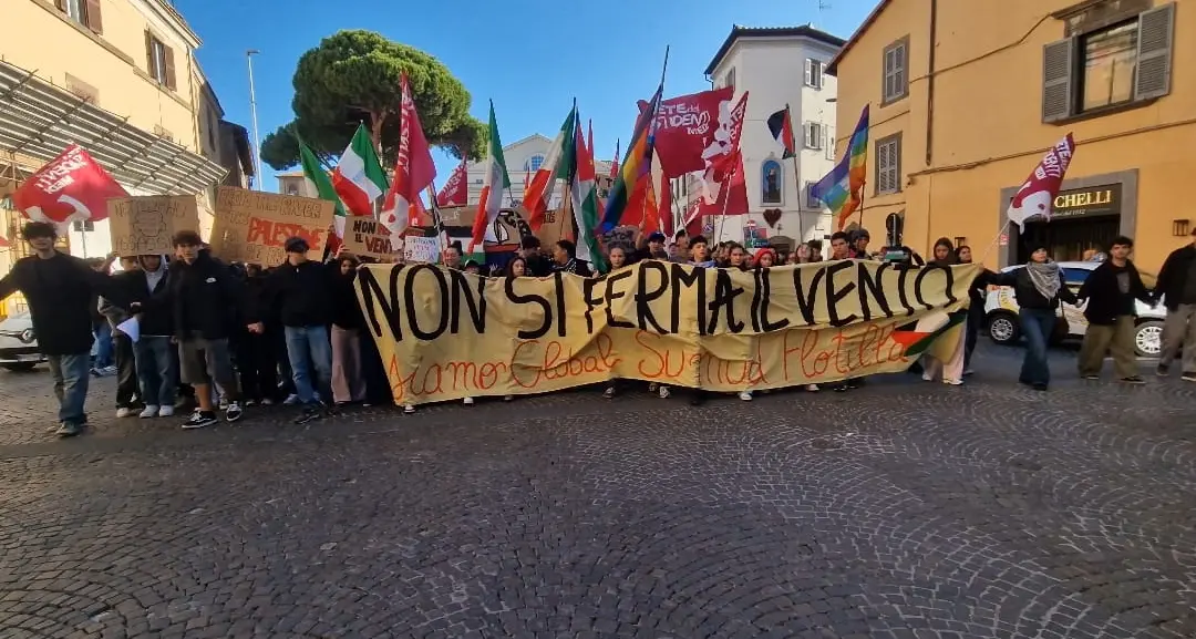 Sciopero per Gaza, a Viterbo in centinaia in piazza