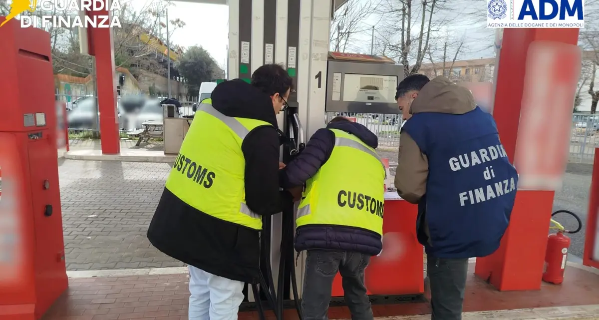 Viterbo: posti i sigilli a due distributori di carburante