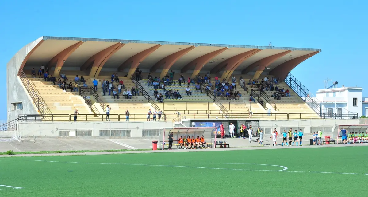 Amianto al Fattori, del restyling non c’è certezza