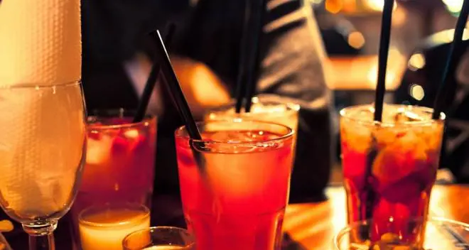 Bar aperti fino alle 2 di venerdì, sabato e prefestivi