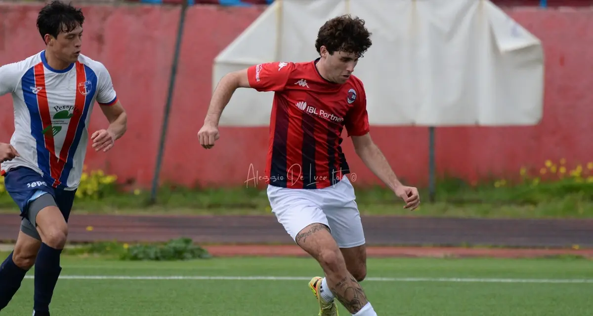 Fondikou è l’eroe nell’anticipo: il nuovo arrivato agguanta il pari con la capolista