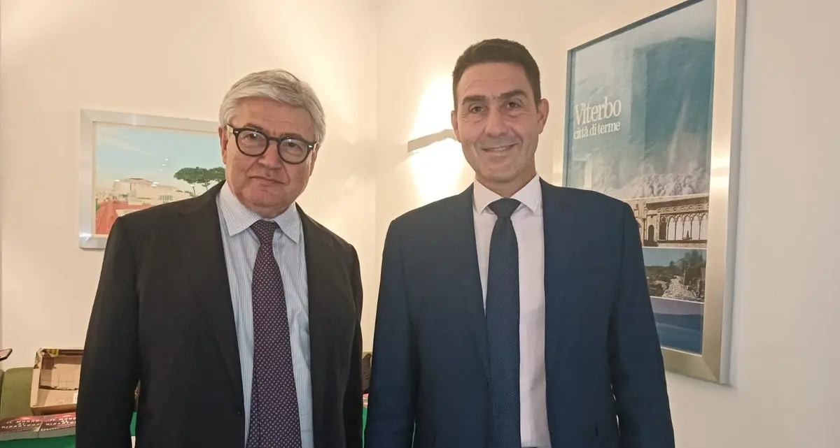 Vannacci a Viterbo: «Chi critica neanche ha letto il libro»