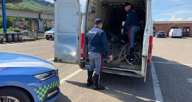 Trentatré quintali di rame sul furgone rubato