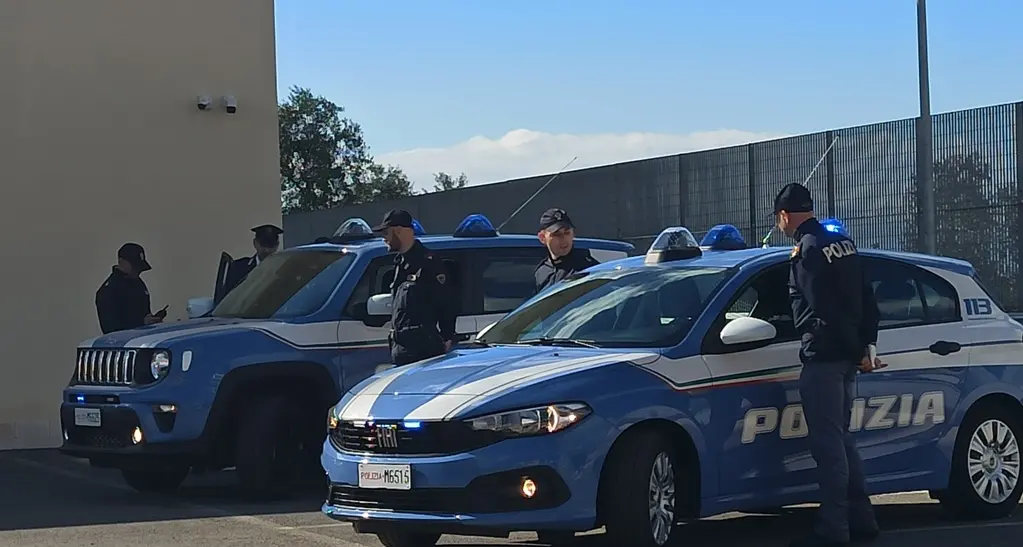 Con la droga negli slip per spacciare nei pressi della biblioteca: fermato