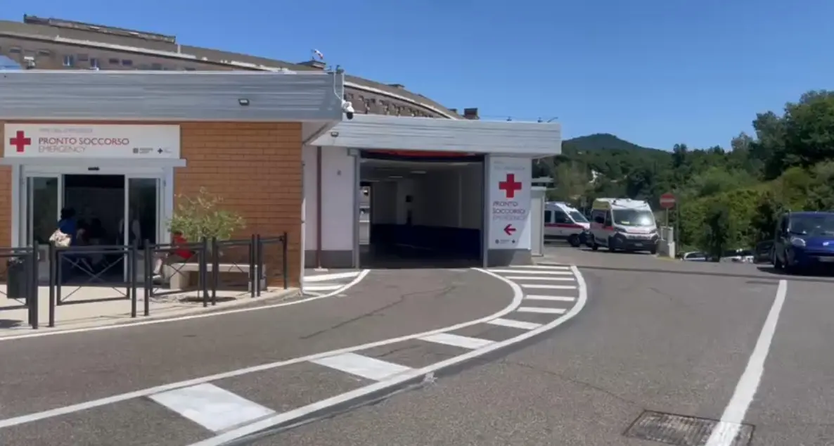 Viterbo, donna arriva sanguinante in ospedale e muore poco dopo