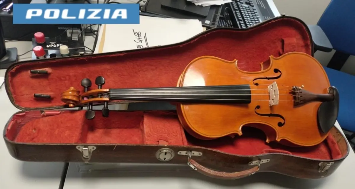 Viterbo: ruba una viola da un negozio