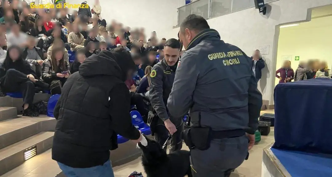 Viterbo: trovato hashish a scuola, 4 studenti segnalati alla Prefettura