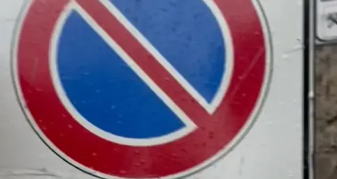 «Via del Pilastro, la fiera è finita ma i parcheggi sono ancora vietati»