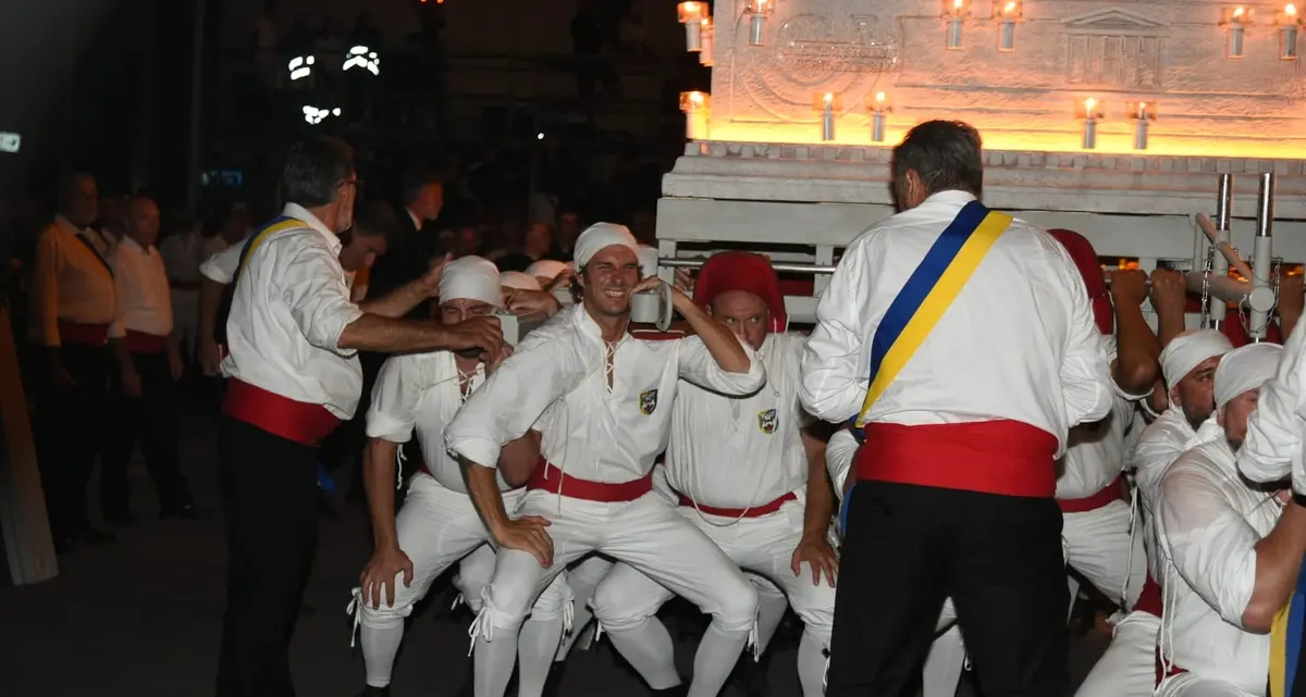 Viterbo: Trasporto a luci accese dopo l’arresto di due uomini armati IL VIDEO