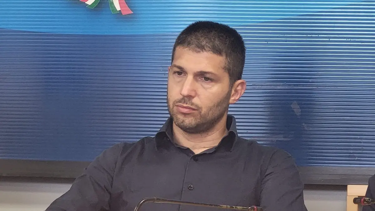 Braccialetti elettronici e rieducazione: le contraddizioni di Giannini sui rifiuti