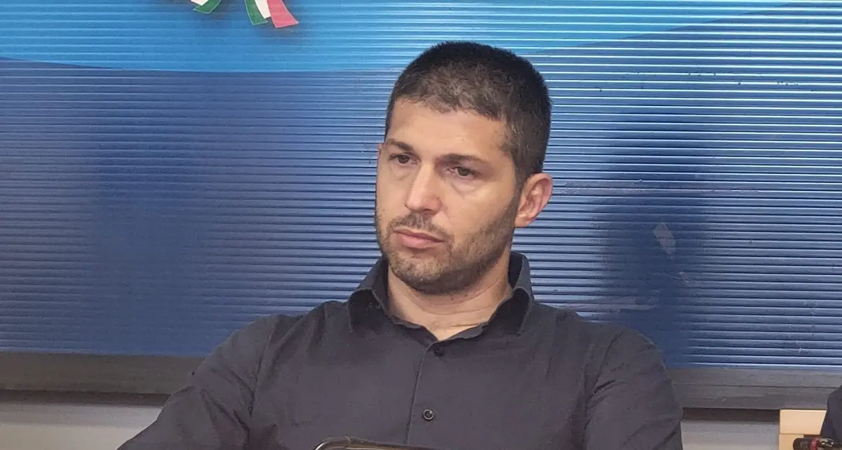 Braccialetti elettronici e rieducazione: le contraddizioni di Giannini sui rifiuti