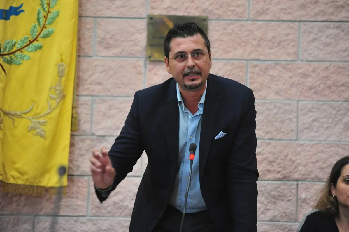 <p>Enzo D'Antò</p>\\n