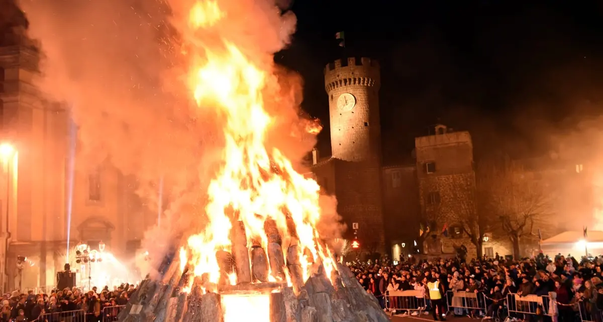 Fede, gioventù e speranza nel sacro fuoco di Bagnaia