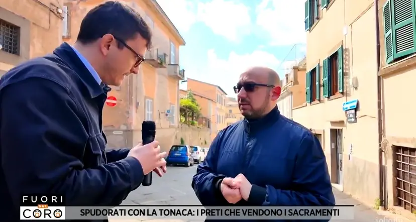 Vendono sacramenti on line, coinvolto un prete viterbese