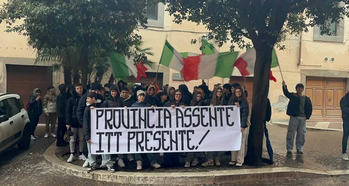 Viterbo: gli studenti dell’Itt protestano in Provincia