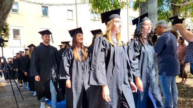Cerimonia di consegna diploma laurea università per Civitavecchia