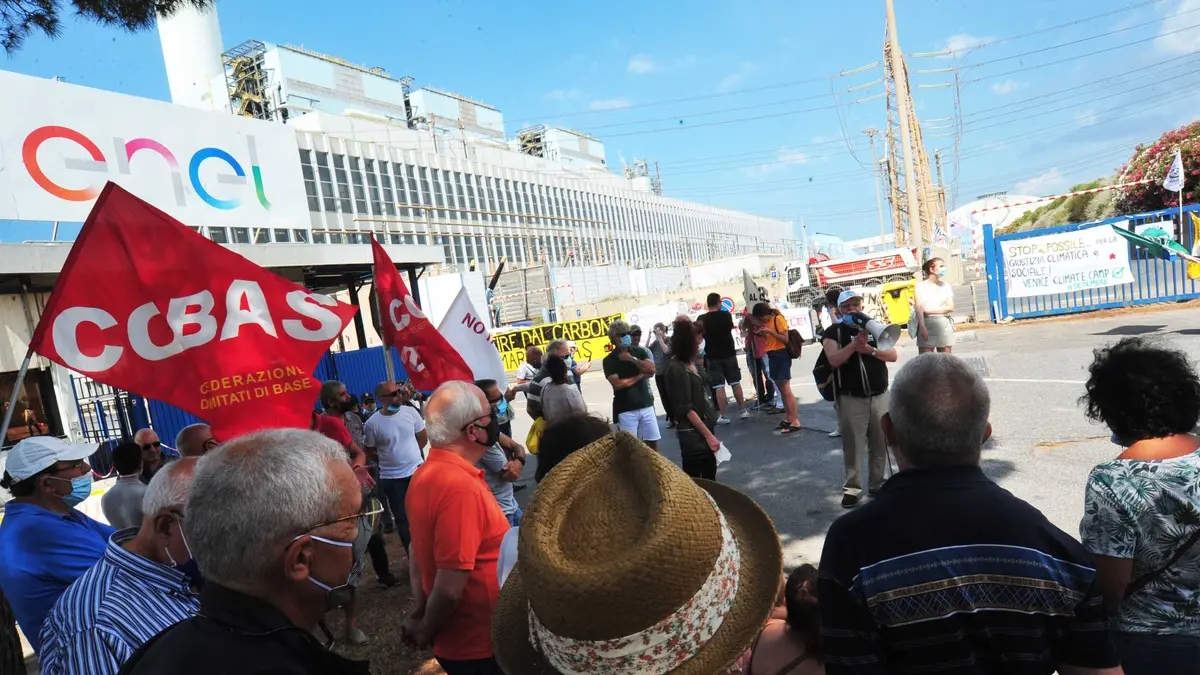 Tvn, in tanti per dire no ai combustibili fossili