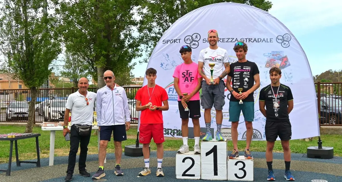 Latina, la 6^ edizione del “Triathlon Sprint” porta a Foce Verde 300 atleti