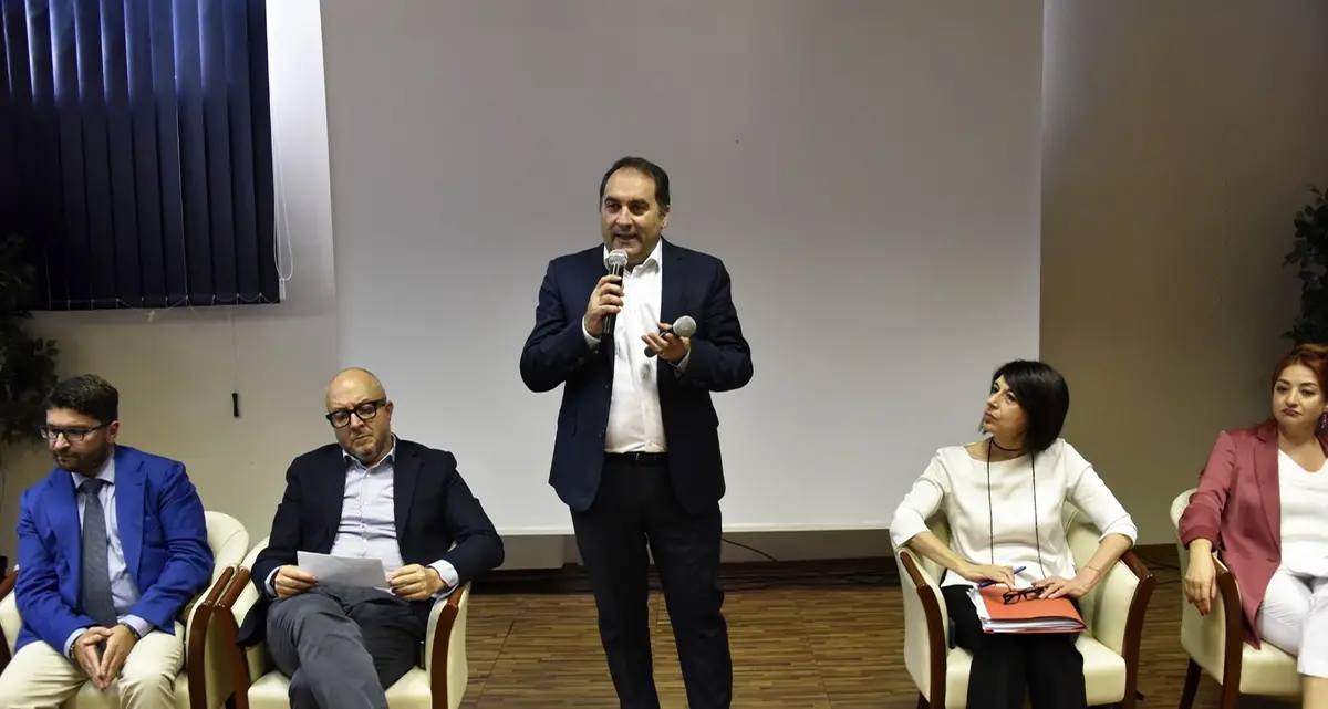 Una storia da cambiare, dalla crisi allo sviluppo