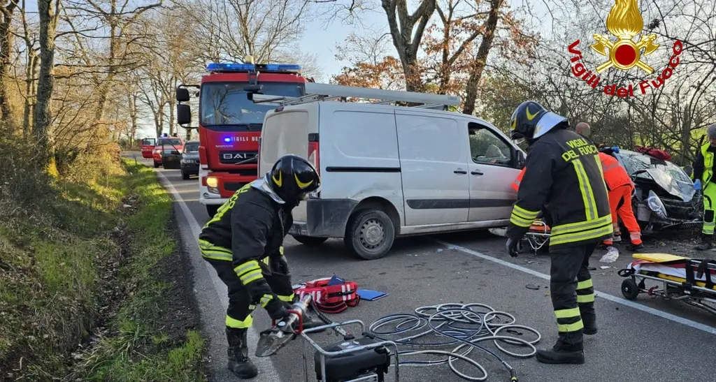 Frontale sulla Cassia nord, ferite madre e figlia