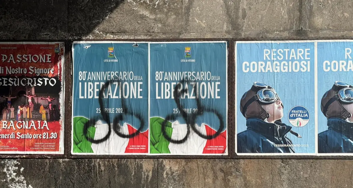 Viterbo: disegni fallici sui manifesti del 25 aprile