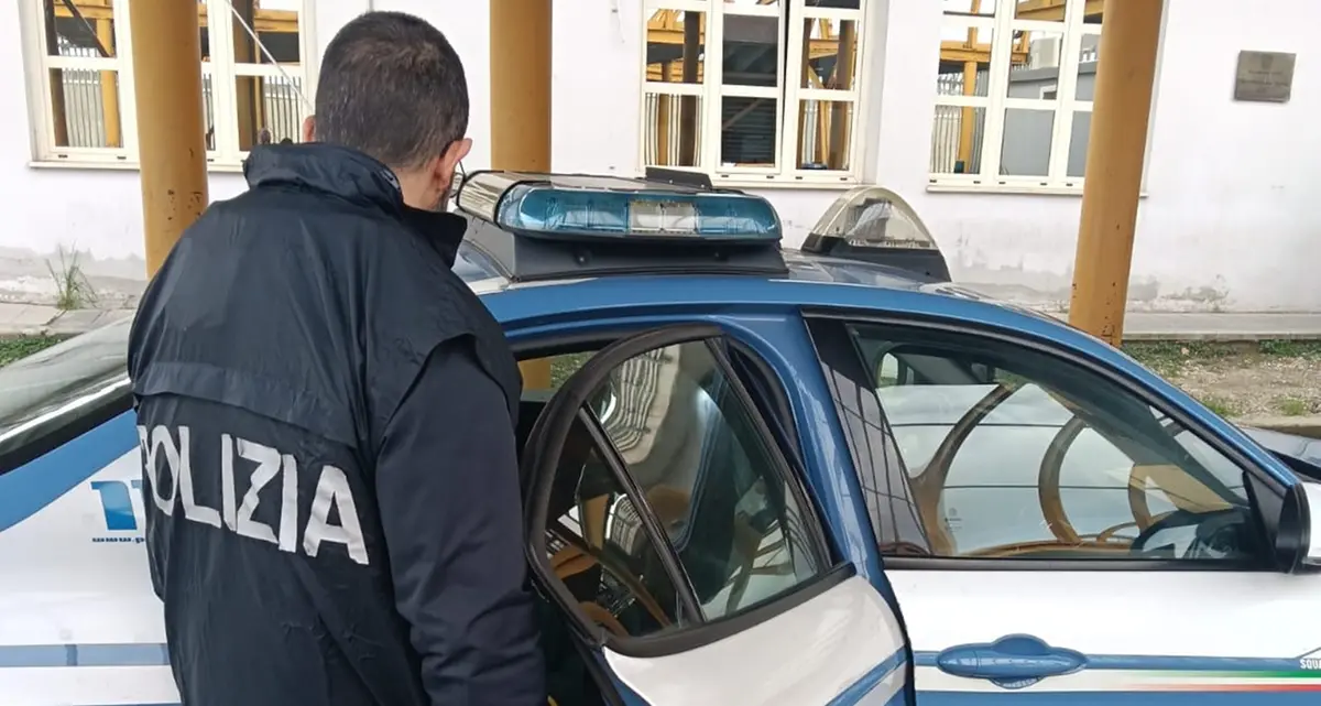 Viterbo: espulso si nasconde in un magazzino, la polizia lo scopre