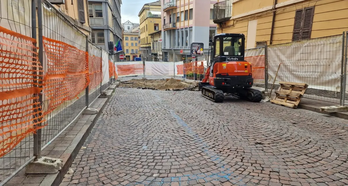 Via Matteotti, lavori rallentati per la pioggia