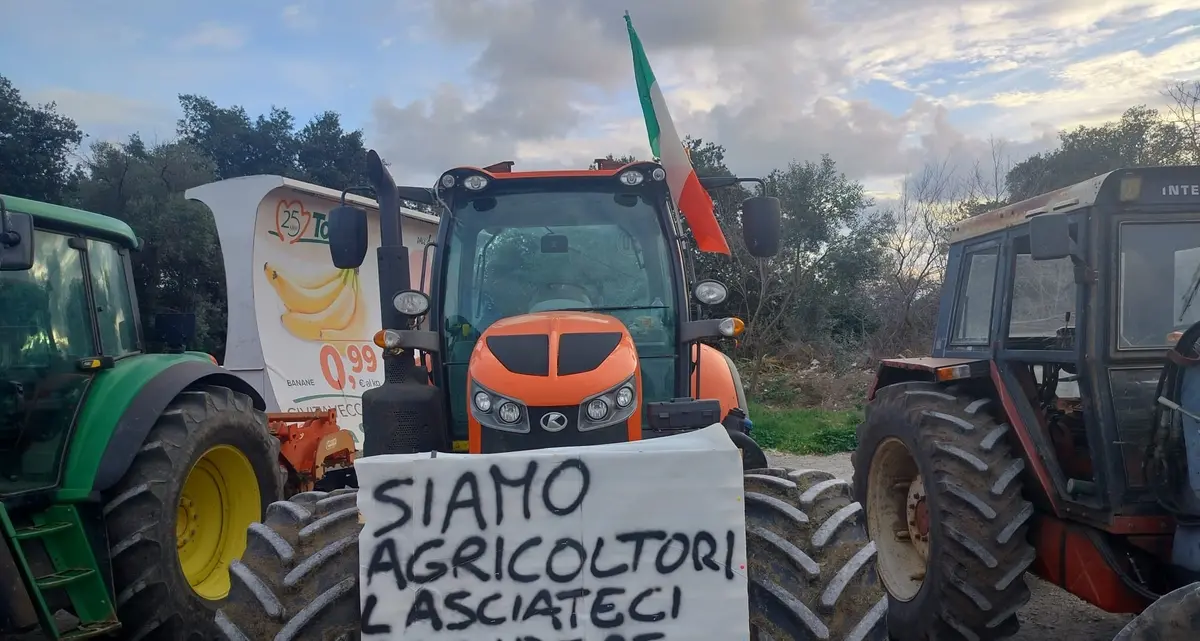 La protesta degli agricoltori arriva al Comune di Ladispoli
