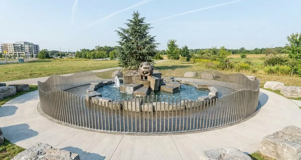 Fontana a sfera, ecco il progetto per la recinzione