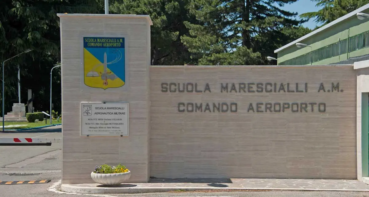 “Servita carne avariata ai militari”